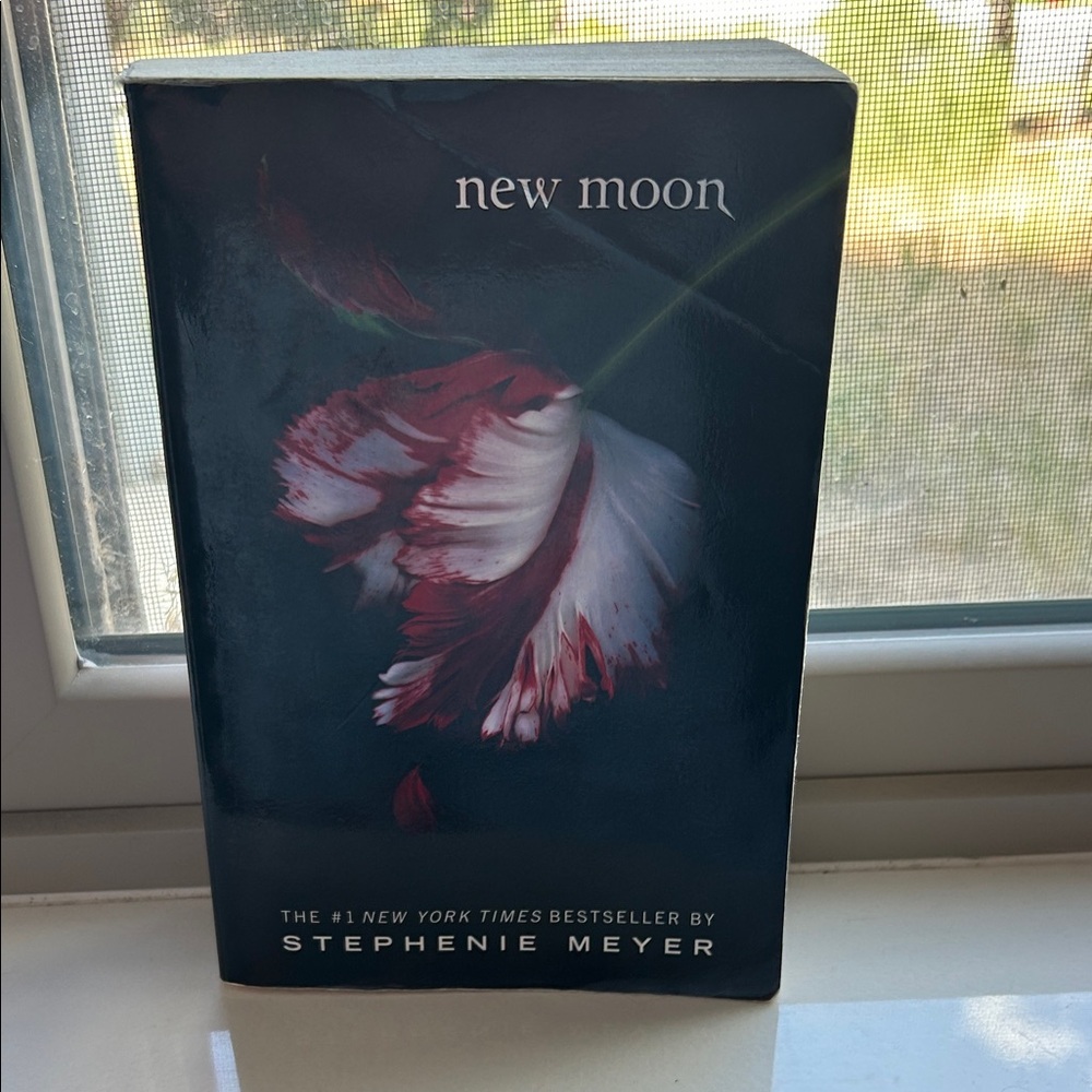 New Moon by Stephenie Meyer Hardcover